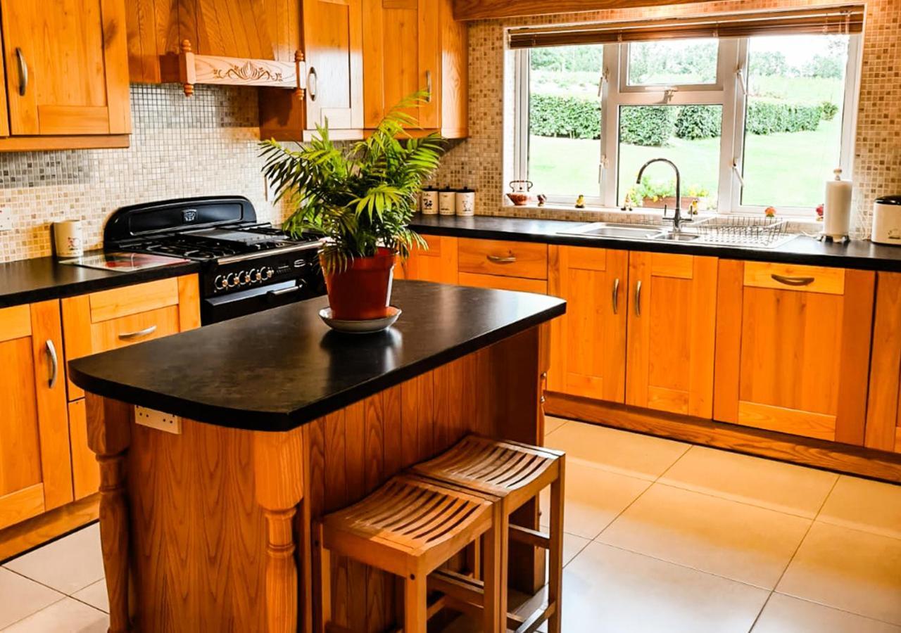 Moat Holiday Rental Lisnaskea Ngoại thất bức ảnh
